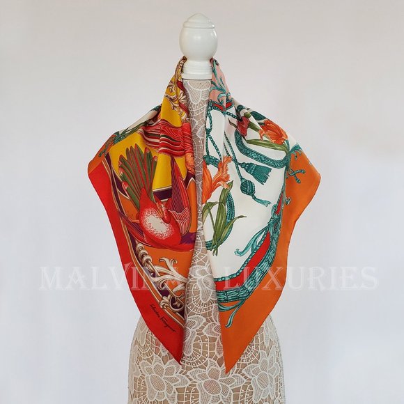 SALVATORE FERRAGAMO SCARF VINTAGE INSPIRED PRINT SILK SQUARE 35" - Picture 2 of 13